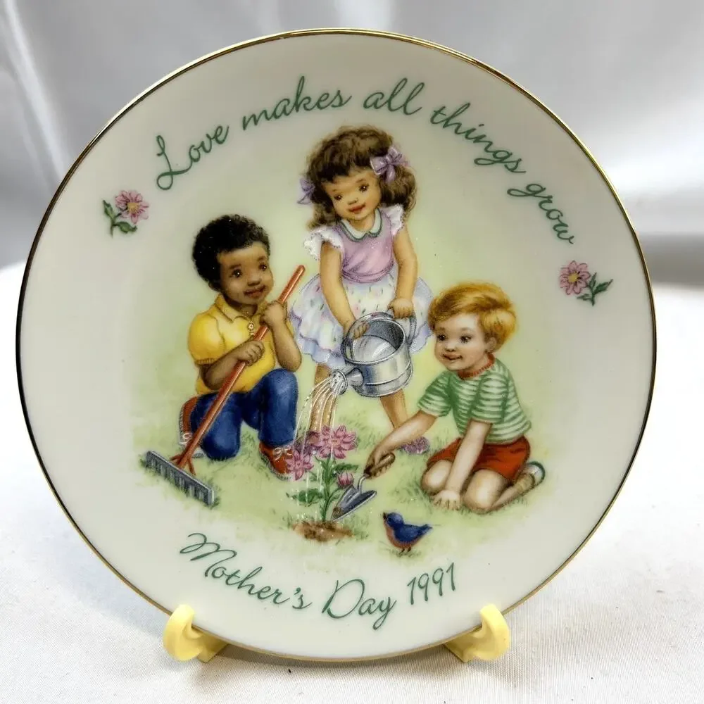 SKU 2160 Vintage 1991 Avon Mother's Day Plate